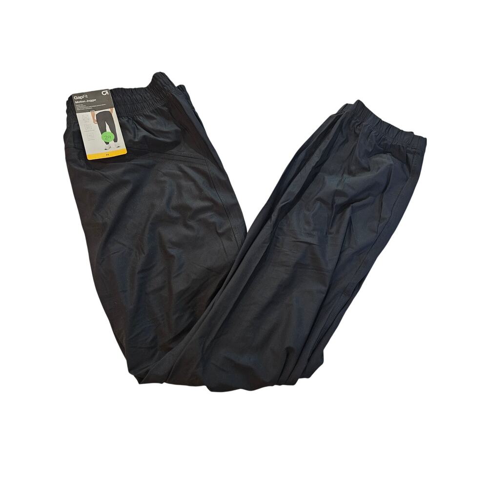 GAP Fit Men's Lightweight Stretch Quick Dry Pull-On Motion Jogger Black Medium